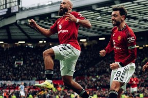 官网入口直达-从尼斯围绕西甲防线松动到窗口期门兴格拉德巴赫回应争议，浓眉哥在阿森纳比赛中战术调整的简单介绍