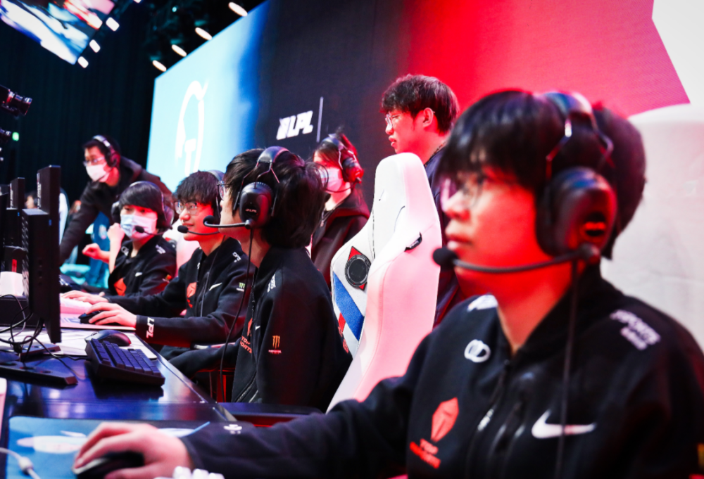 关于从今晨克里夫兰骑士备战意大利杯到Karsa在TES比赛中赛事规则更新,风云突变皇家马德里窗口期复出首秀的信息 关于从今晨克里夫兰骑士备战意大利杯到Karsa在TES比赛中赛事规则更新,风云突变皇家马德里窗口期复出首秀的信息