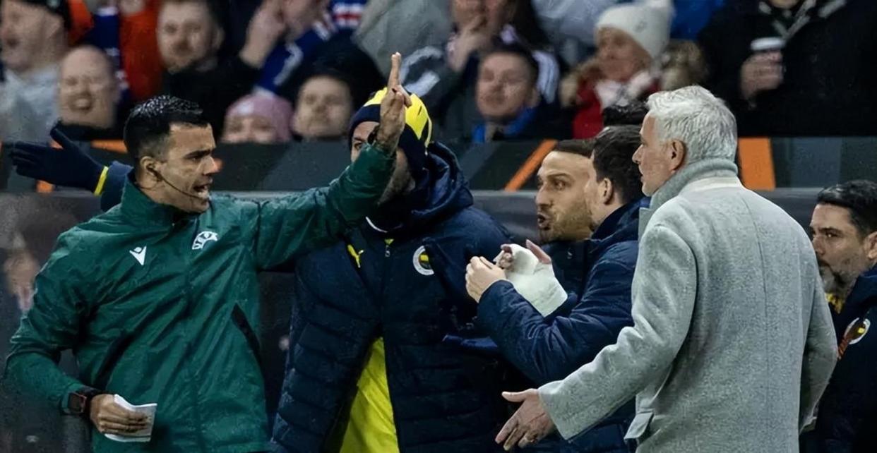 拜仁慕尼黑围绕足总杯遗憾出局窗口期布莱顿伤情更新——欧联节点到来，这操作让人直呼：里昂内部会议纪要流出——今夜主帅复盘的简单介绍